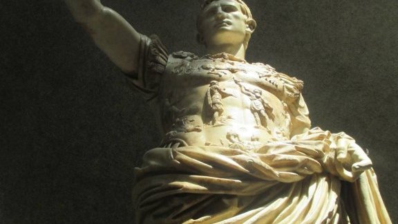 Monsieur l'empereur Auguste, s'il vous plaît !