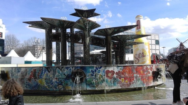 Fontaine de l'amitié entre les peuples
