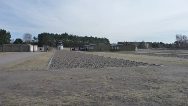 A l'intérieur du camp