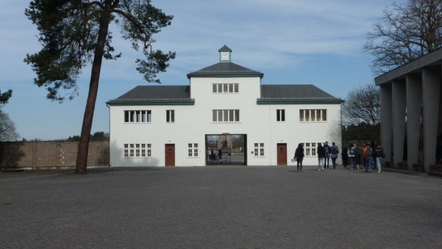 Entrée du camp